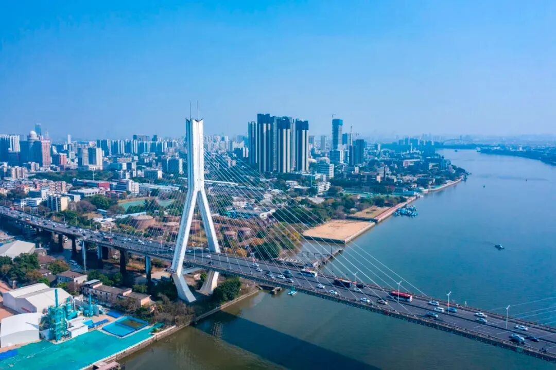 包含赛地聚焦——欧篮联今晚热度飙升；上海申花再遭质疑；引发热议；赛季目标并未改变的词条